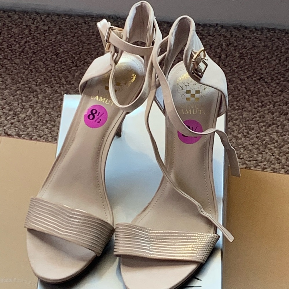 Vincent Camuto sandals